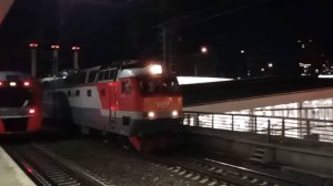 ЧС7-210 с поездом № 141 и "Ласточка" у платформы МЦК Нижегородская