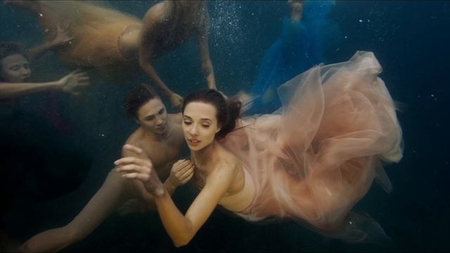 Подводный показ Алфавит Бен-Сиры. Лилит ss17 Яна Недзвецкая JN