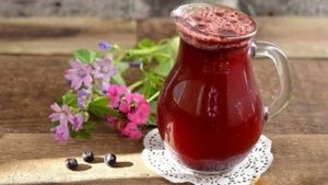 Ягоды и квас.