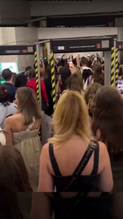 🎤В метро после концерта Агутина пассажиры спели в унисон🎤