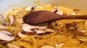 Говяжья печень с грибами