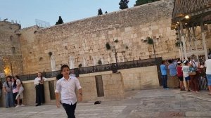Стена Плача - уцелевшая часть Второго Иерусалимского Храма - камни, хранящие Ветхозаветную историю