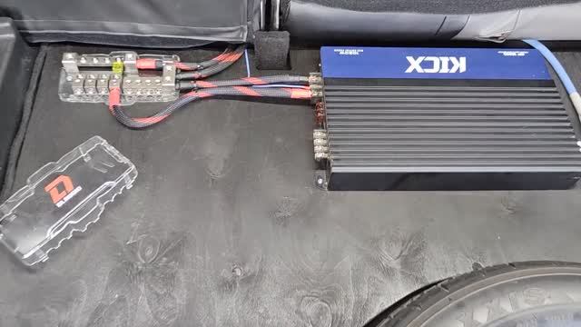 Фальшпол в Лада Веста SW. Установка Дистрибьютора DL Audio и Усилителя для Сабвуфера  Kicx  AP1000 смотреть онлайн