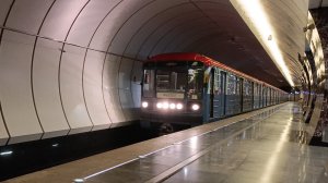 Метро Москвы | Прибытие поезда метро 81-715/717 станция Верхние Лихоборы Люблинско-Дмитровская линия