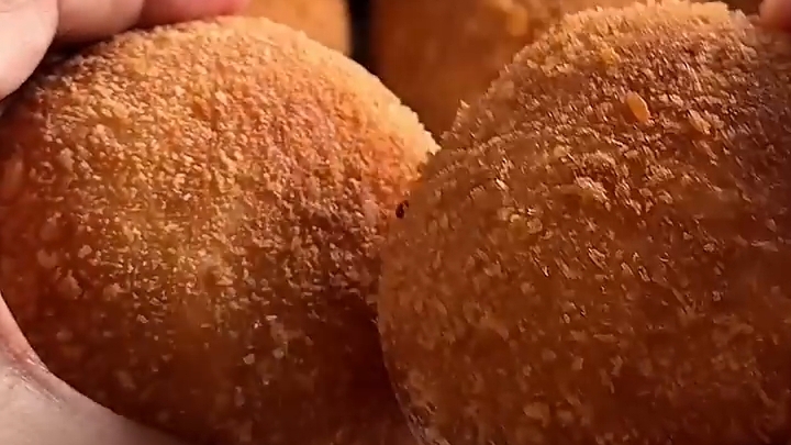 Вкуснейшие Пончики/Пирожки...🥐🍠😋    Рецепт в описании ✍️