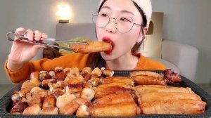 Мукбанг - Mukbang с очаровательной красивой девушкой! 5 кг рубецов за один присест! 🍖💥