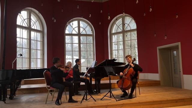 Ф.Шуберт- Трио №2 ми-бемоль мажор смотреть онлайн