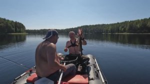 Рыбалка и отдых на таёжном озере в июльскую жару.