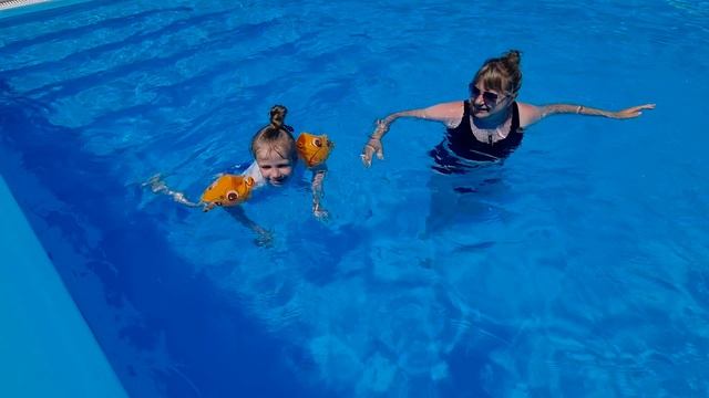 Покарили бассейн в Кабардинке