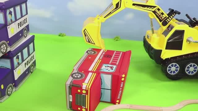 Строим целый город! Экскаватор, трактор, пожарная часть и полицейский участок в деле 🏗️ смотреть онлайн
