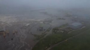 Из-за Землятресения Волна Цунами Обрушилась На Берега Северо-Курильска.