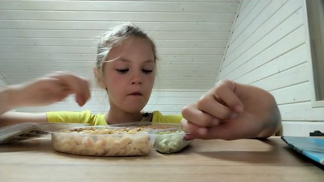 Пробуем орешки 🥜