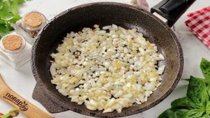 Баклажаны, жаренные с перцем и помидорами