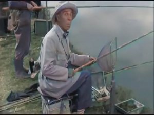 На рыбалке  Луи де фюнес Отрывок из фильма Не пойман не вор