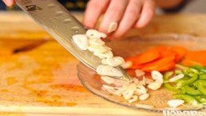 Долма из виноградных листьев