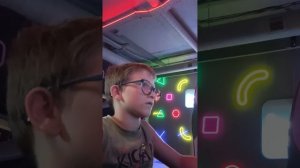 кушаем суши и играем в компы