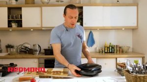 Василий Емельяненко готовит в Мультипекаре REDMOND сытный перекус для путешествий