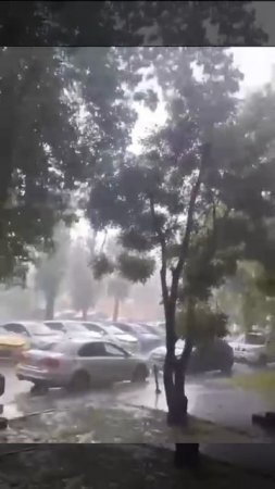 🌧️Мощный ливень накрыл юг Москвы🌧️