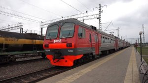 Электропоезд ЭД9М-0232. Отправление.