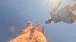 Аня на море