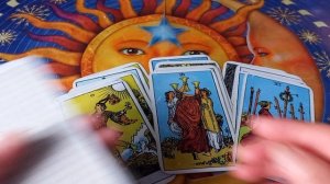 Таро расклад. Что вас ждёт в ближайшие выходные☝️🤗❤️
