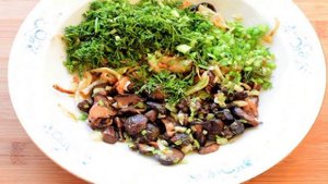 Быстрый пирог с маслятами