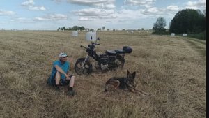 Покатушки мотоциклетом бездорожье на поле и на пляже. Погода пекло + 35  на солнце