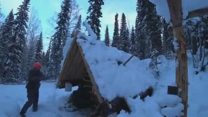 ТАЙГА -37 ВСЁ ПЕРЕМЁРЗЛО ПРОБИРАЮСЬ ДО ИЗБЫ ЧТОБ ОТОГРЕТЬ РУКИ И НОГИ