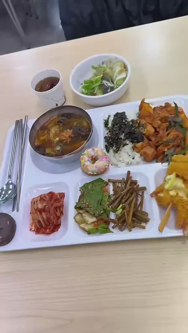 Ланч в корейском офисе