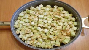 Баклажаны жареные с чесноком и сметаной
