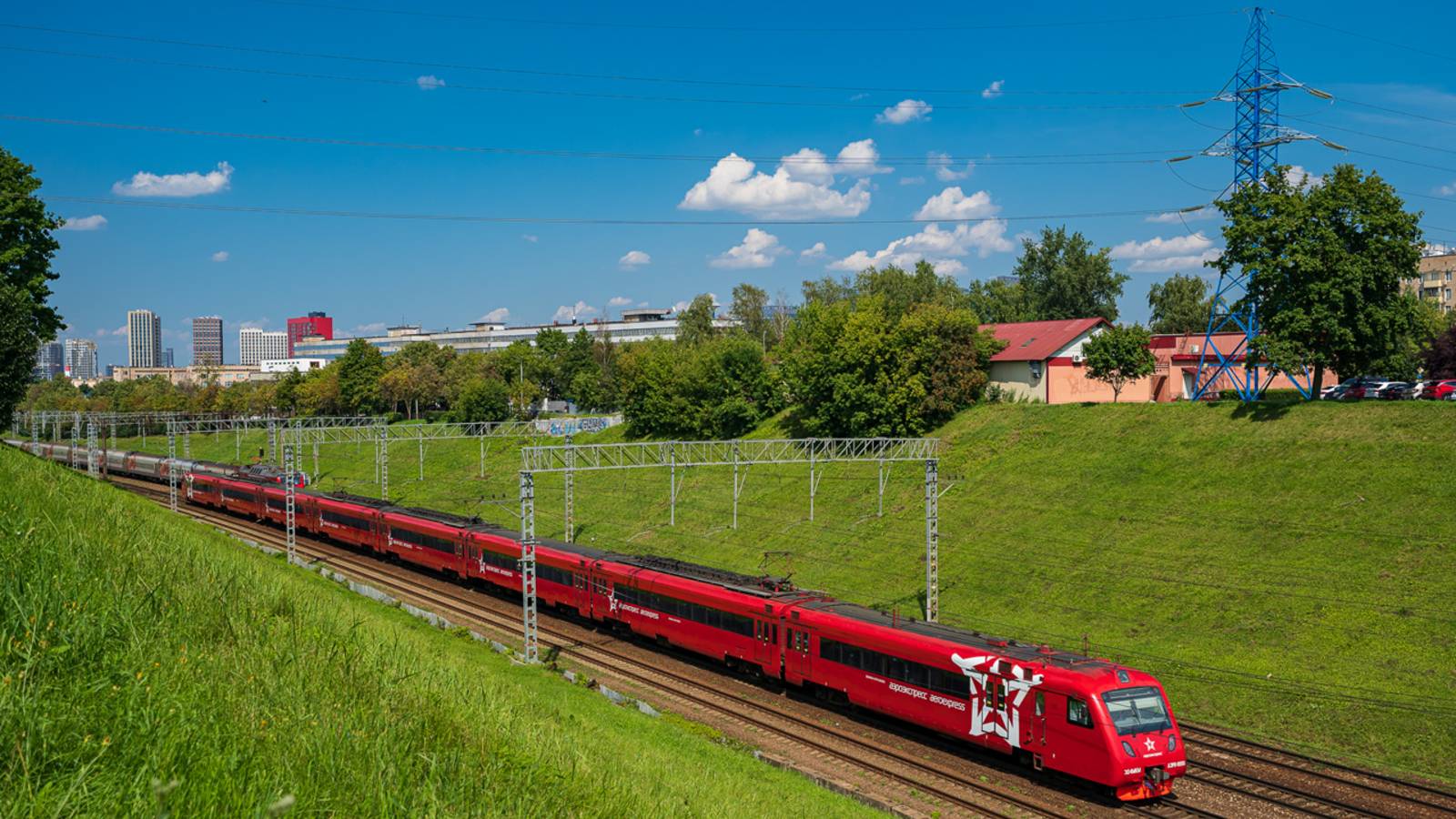 Электропоезда ЭД4МКМ-АЭРО-0002 и ЭД4МКМ-АЭРО-0006, перегон Коломенское - Москва-Товарная-Павелецкая