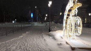 Город Когалым. ХМАО-Югра. У филиала Малого театра. Kogalym. 2.04.2025