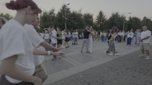 Красивые танцы на улице в Петербурге