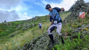 Классика на ПФО в Новоабзаково, высокая трава, горы (Headcam orienteering №83)
