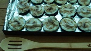 Баклажаны, фаршированные курицей и грибами