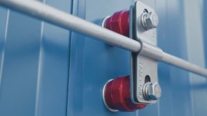 Монтаж держателей ВОЛЬТ-ДП для сэндвич-панелей