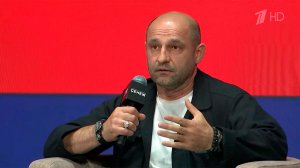 На образовательном форуме "Территория смыслов" выступил полпред президента в УрФО Артем Жога