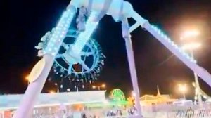 Аттракцион сложился пополам на бешеной скорости в Саудовской Аравии