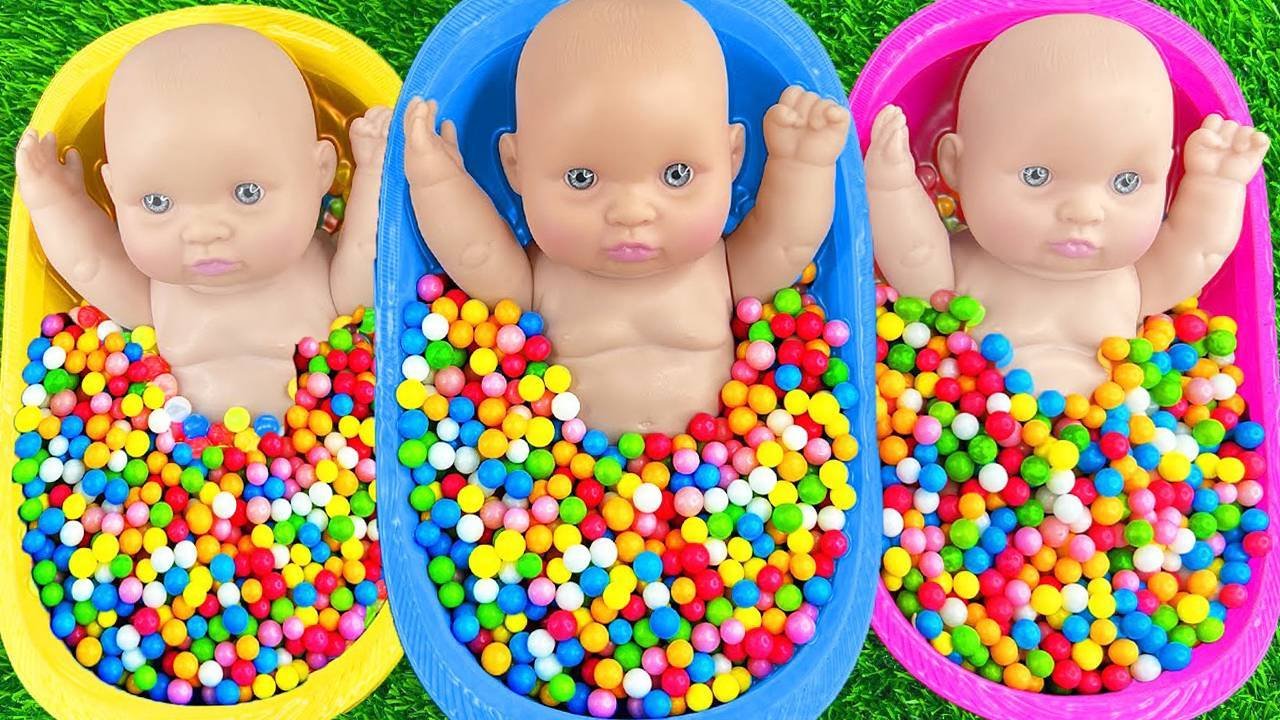 Мультики залипалки для малышей и детей. Смешиваем конфеты M&M's и слайм. Смотреть онлайн для детей