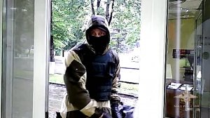 Полицейские по горячим следам задержали подозреваемого в нападении на ювелирный магазин