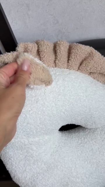 Подушка лошадь. Символ 2026г. Ткань букле смотреть онлайн