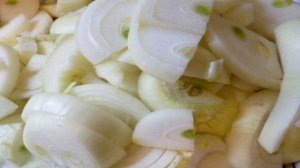 Греческий лук с мягким сыром