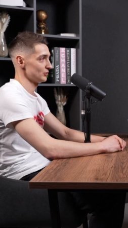 ЗАШЁЛ В РАЗДЕВАЛКУ И ТЫ УЖЕ СВОЙ Андрей Марченко про Белогорье #shorts #лицаволейбола #интервью #tv
