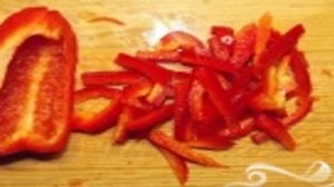 Греческий салат с семгой