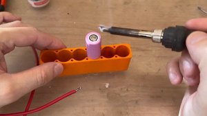 Никакая точечная сварка не нужна. Как правильно паять аккумуляторы дома без перегрева