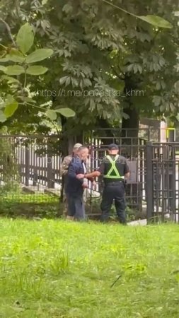 В Хмельницком ТЦКшники-полицаи задержали мужчину, разбив ему лицо.