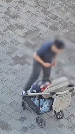 ‼️В ЖК «Ильинские луга» очевидцы заметили местную жительницу, которая грубо обращалась с ребенком‼️