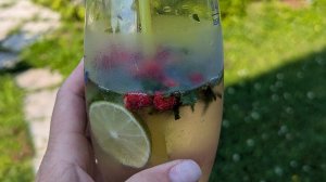 10-08-2025.Дача.Пью Мохито..Любуюсь цветами и тыквами😀