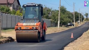 На Магистральном шоссе в Керчи укладывают асфальт