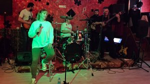 Выступление группы Quits в арт-кафе Ступени 9 ноября 2024 г.